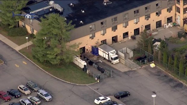 Encuentran 17 cadáveres apilados en una pequeña morgue de un asilo de Nueva Jersey