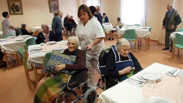 La OMS dice que la mitad de las muertes por coronavirus en Europa fueron en geriátricos