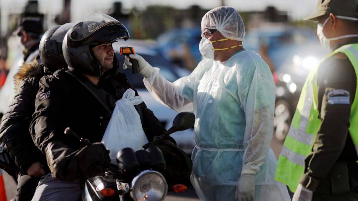 Confirmaron 6 muertes y 79 nuevos casos de coronavirus en la Argentina y el número de infectados asciende a 1.133