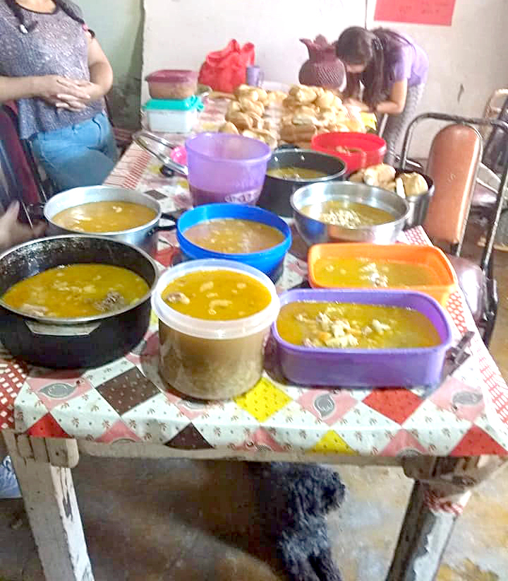 Un grupo de madres hacen «ollas solidarias» en el barrio Constitución