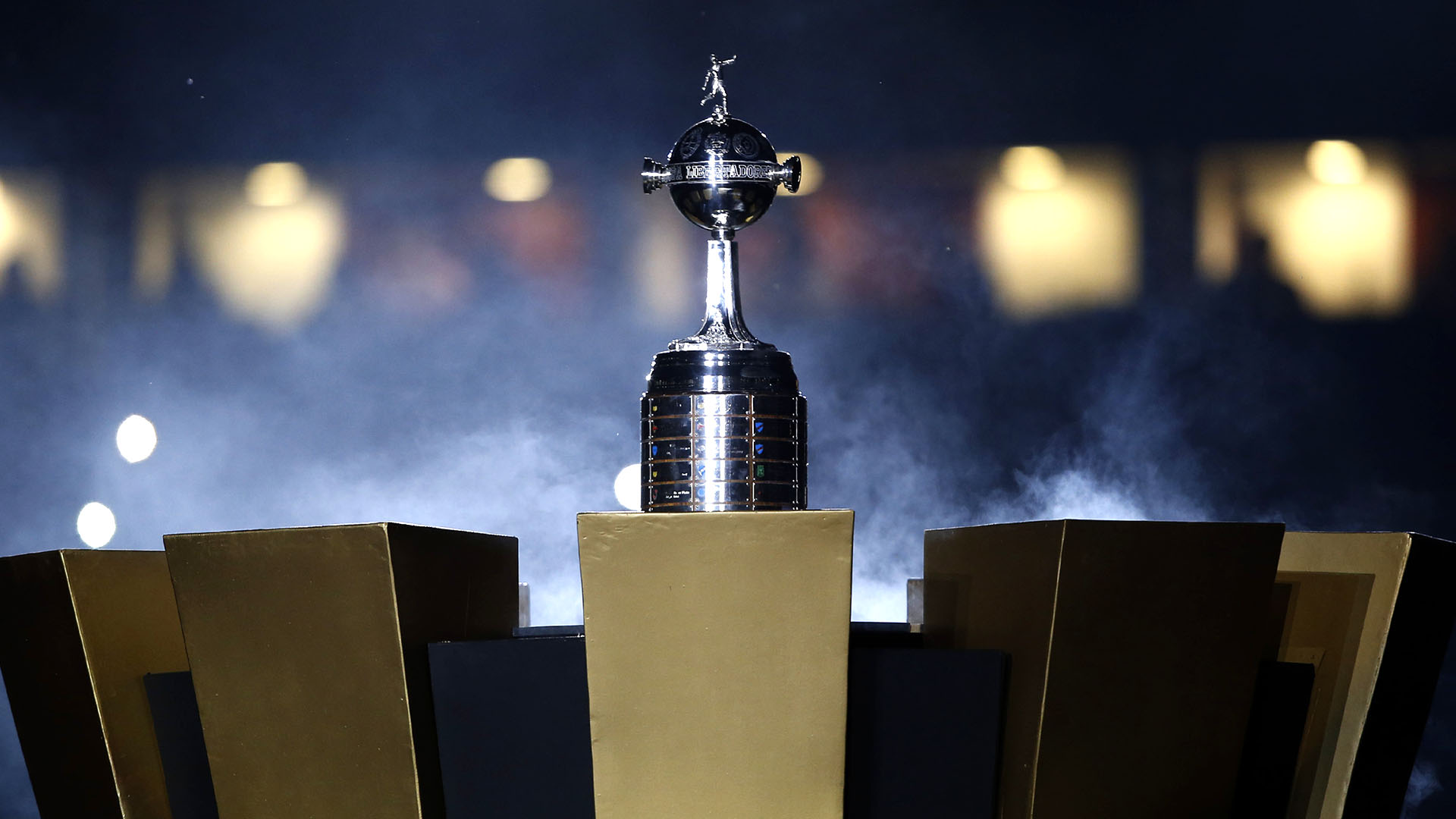 Conmebol quiere que las Eliminatorias y Copa Libertadores se jueguen