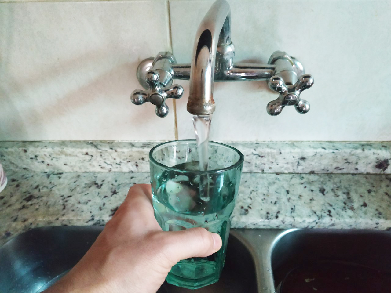 Vecinos de La Llave  se quejan por la falta de agua  y la falta de controles viales