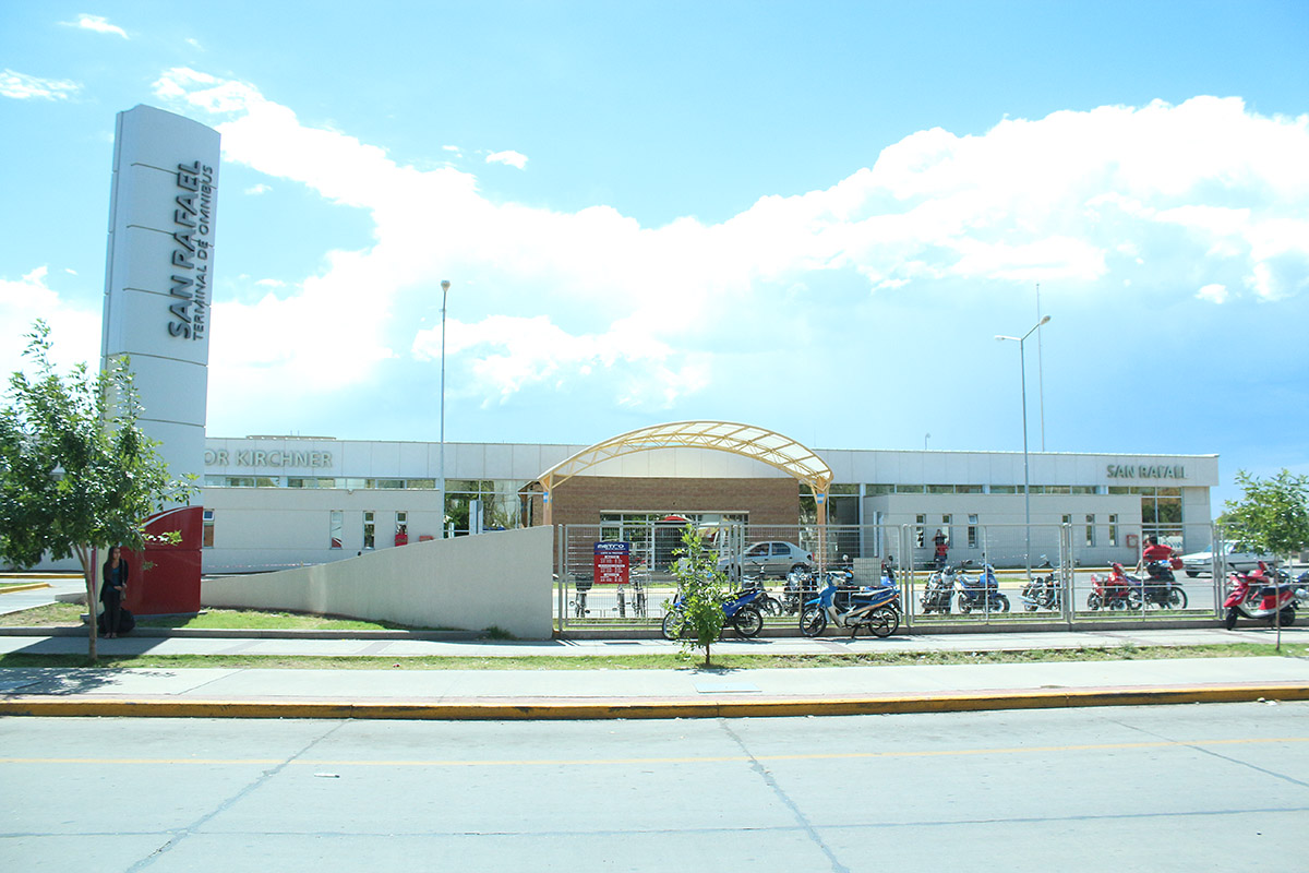 Anticipan que seguirá  suspendido el servicio de  colectivos entre provincias