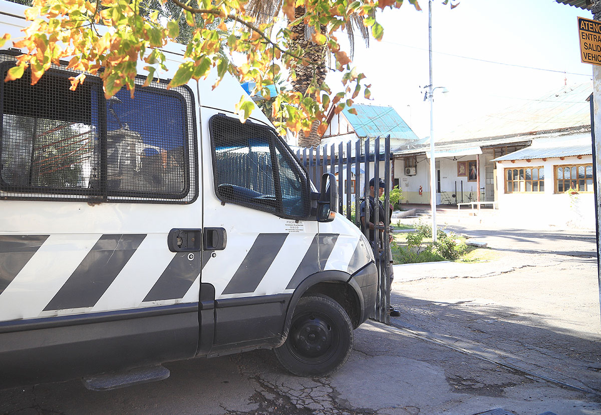 Pasará un mes preso tras robarse  una docena de sillas y un inodoro