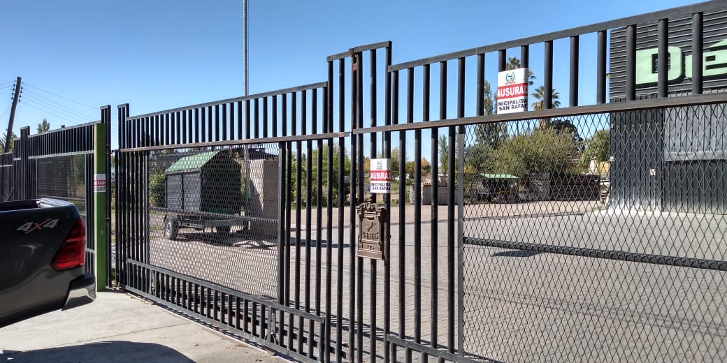 Clausuraron dos grandes comercios por violar el decreto de cuarentena obligatoria