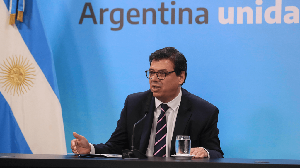 Coronavirus: el Gobierno prepara un DNU que le otorgará ventajas a las empresas para evitar despidos