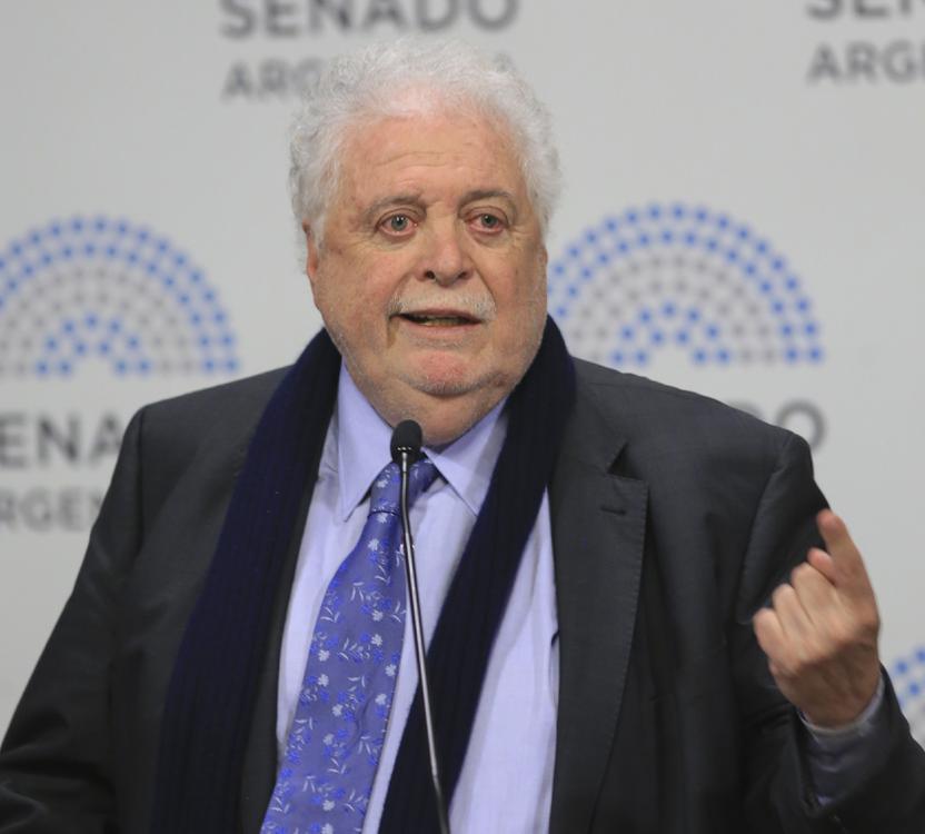 Ginés González García: “No se puede prolongar una cuarentena indefinidamente”