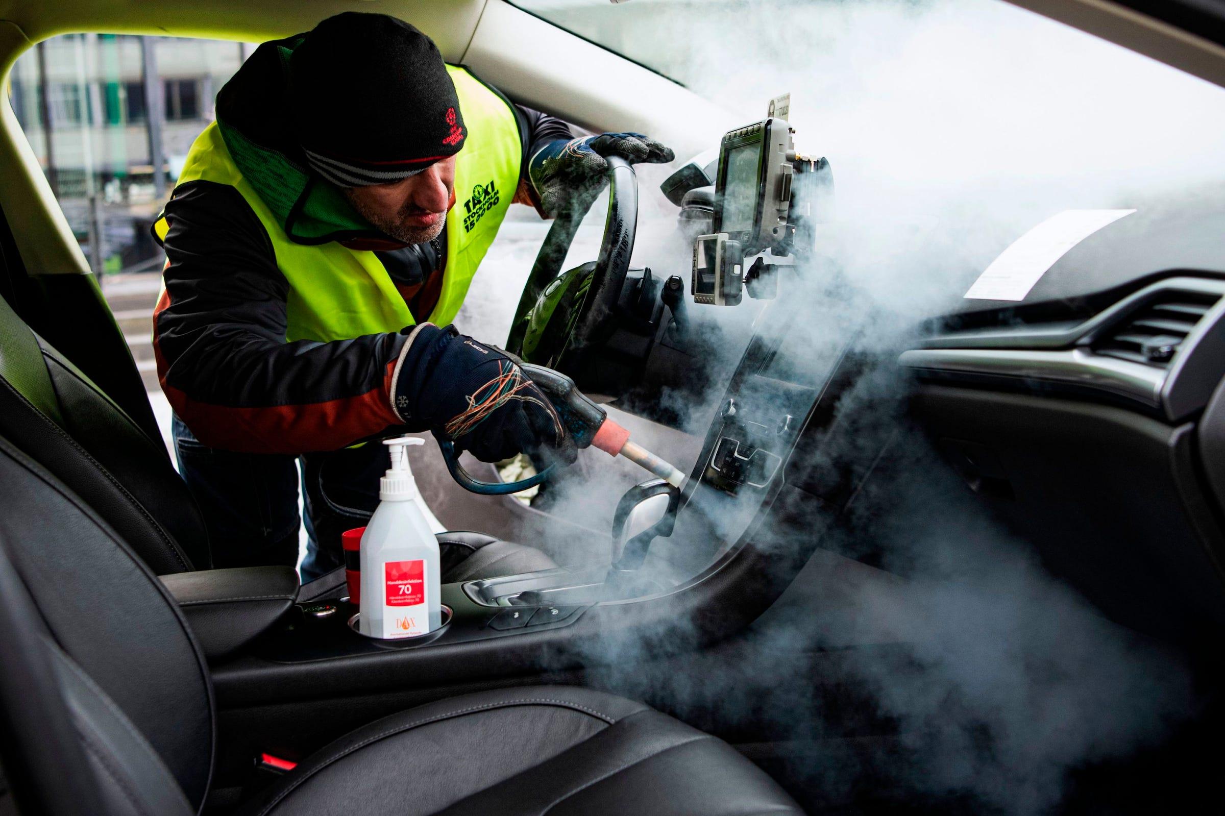Autos en cuarentena: mantenimiento imprescindible, cómo higienizar el interior y qué saber antes de subir a un taxi