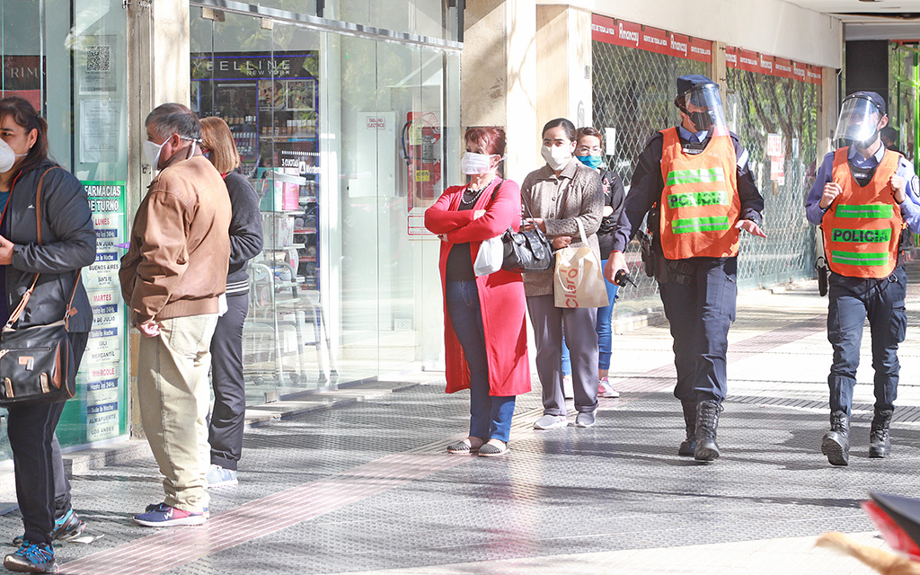 Con estrictos protocolos se reanuda  gradualmente la actividad comercial  en el departamento