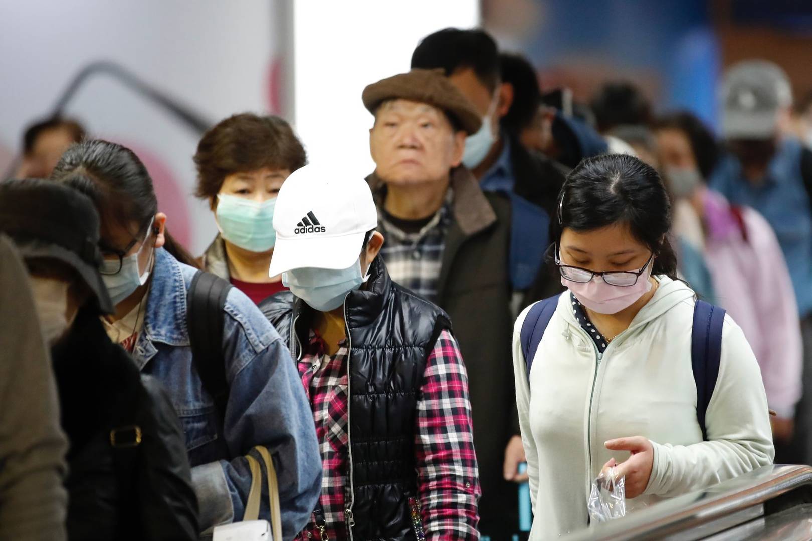 Taiwán rastrea en tiempo real a 55.000 personas para controlar si hacen la cuarentena del coronavirus COVID-19