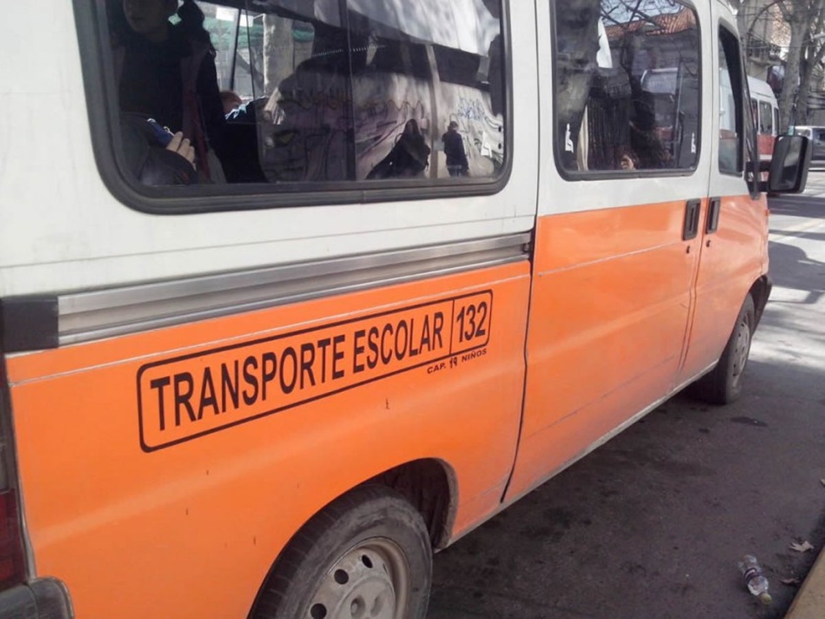 Se agudiza la situación económica  de transportistas escolares