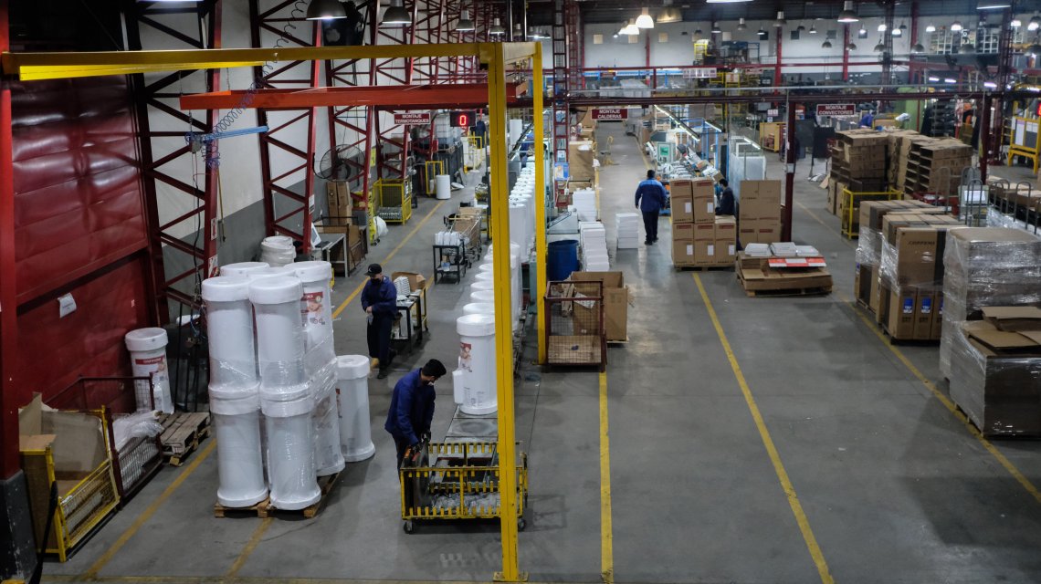 Más de 600 fábricas de todo el país volverán a producir tras 52 días inactivas