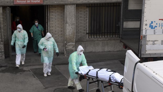 Nueve personas murieron y 303 fueron diagnosticadas con coronavirus en las últimas 24 horas en el país