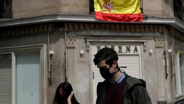 España inicia diez días de luto oficial por las víctimas del coronavirus