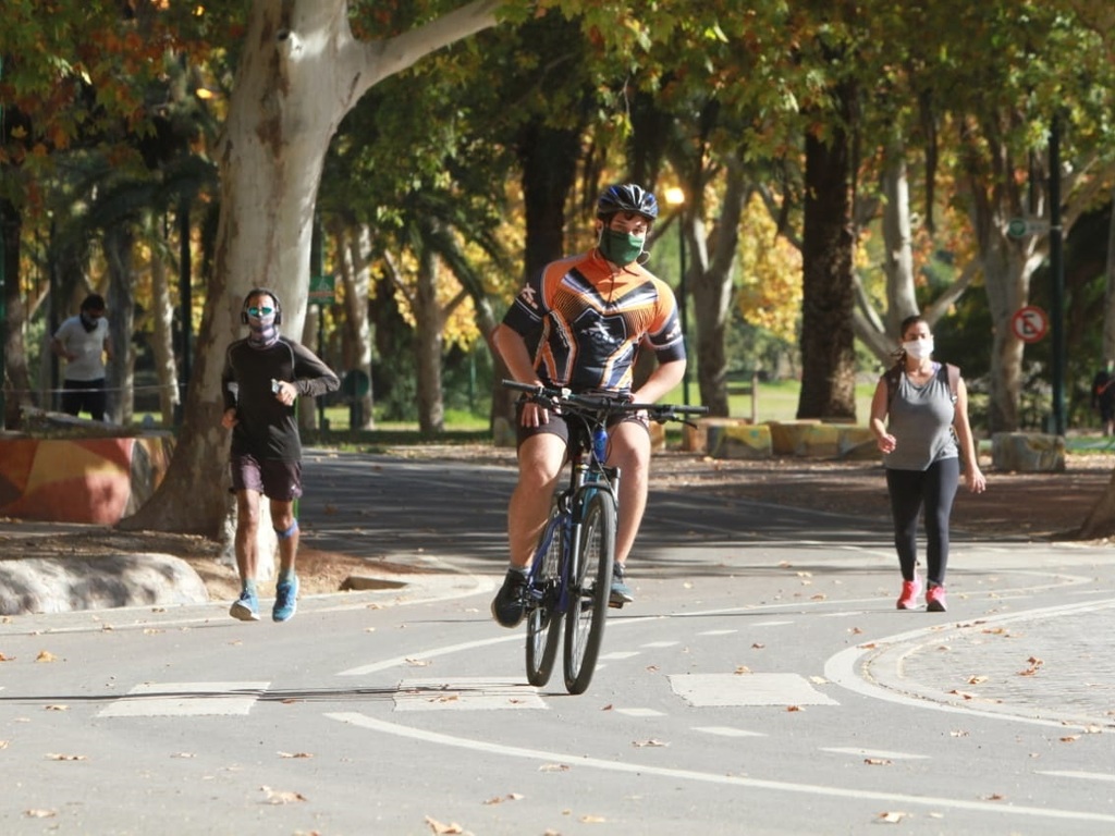 Polémica por el uso del tapabocas para hacer actividad física