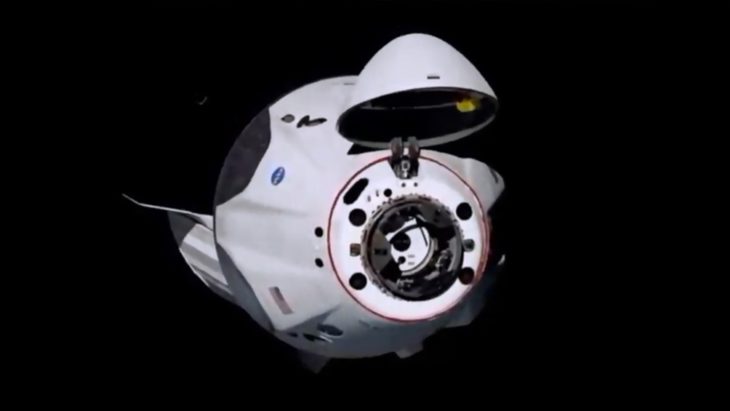 La primera misión espacial tripulada privada de EEUU se acopló con éxito a la EEI