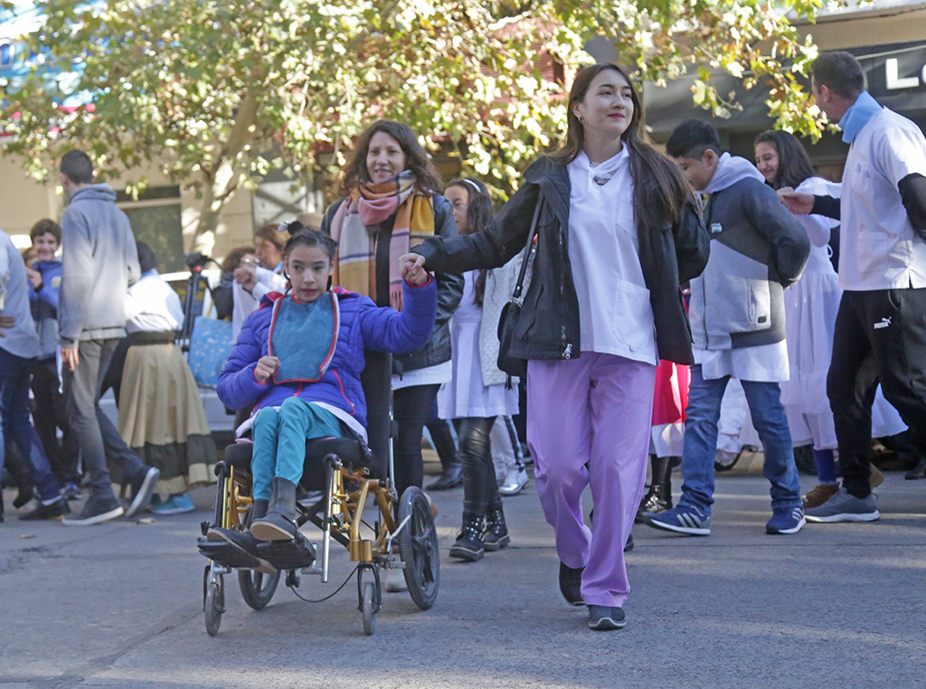 Alumnos y docentes de la escuela IRIS armaron  un video para conmemorar el 25 de Mayo