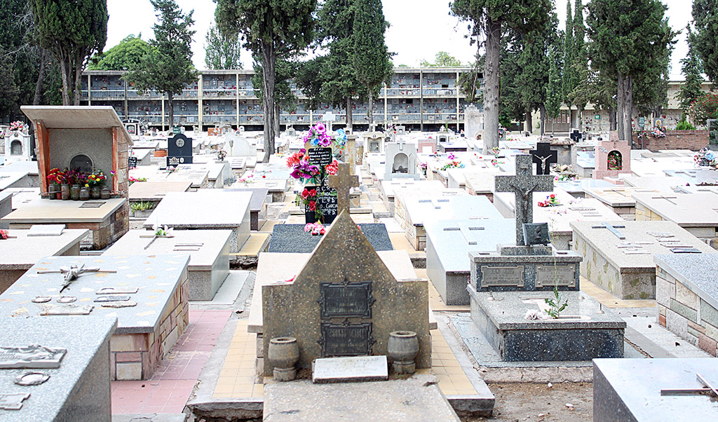 El cementerio central  continúa cerrado al público