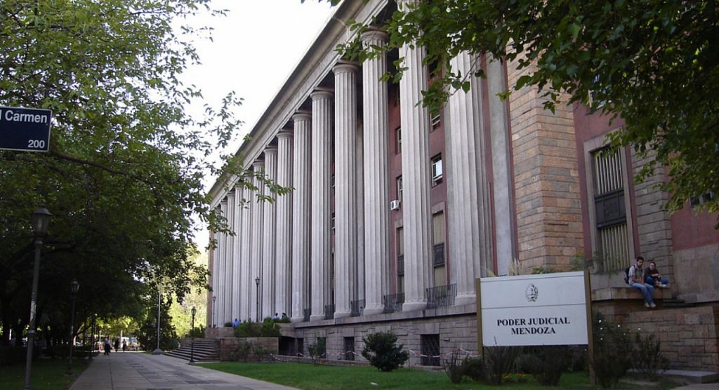 Coronvirus: Abrieron una investigación contra el camionero y la pareja internada