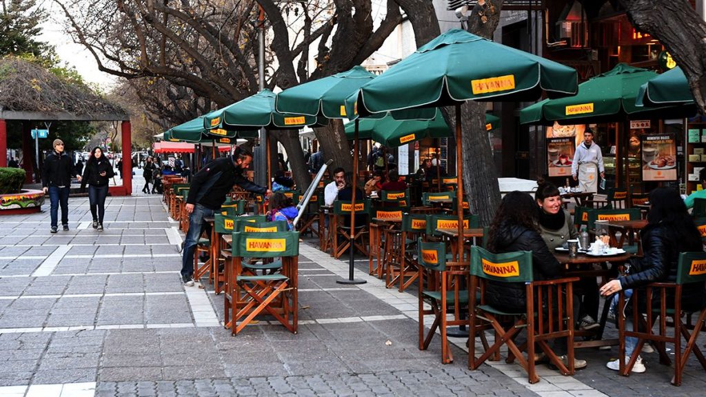 Analizan abrir bares y restaurantes a partir del 18 de mayo