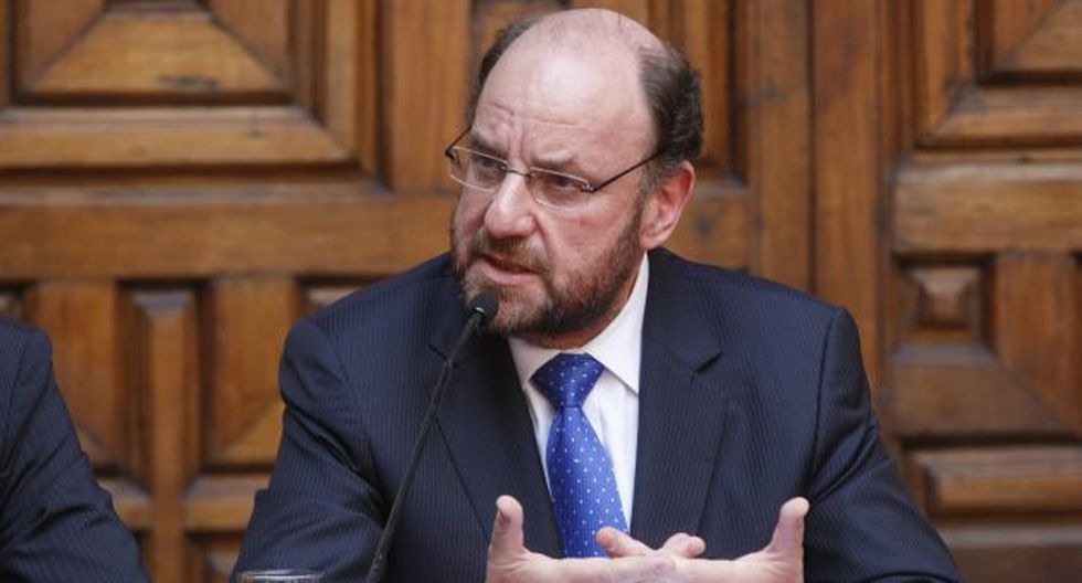 Un ministro de Piñera se contagió de coronavirus, el primero del gabinete