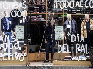 Las ventas por el Día del Padre cayeron 44% pero le dieron un leve respiro a los comercios