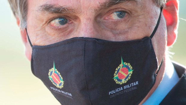 Anonymous divulga datos confidenciales de Bolsonaro, su familia y sus ministros