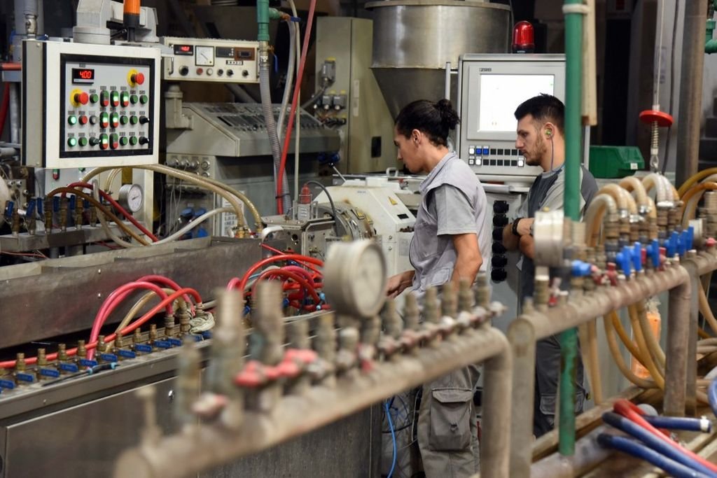 La actividad industrial de las pymes cayó 35% en mayo y acumuló 24 meses consecutivos de caída