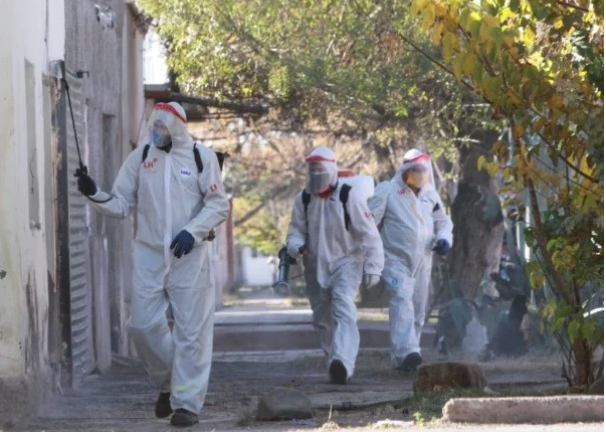 En Las Heras volvieron a desinfectar el barrio donde surgieron los nuevos contagios de coronavirus