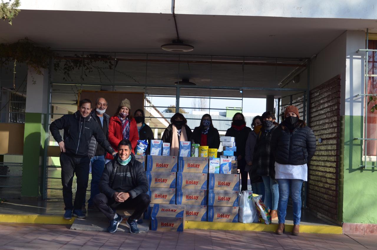 El grupo UTN Canotaje sigue ayudando a los que más necesitan