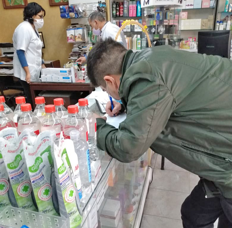 Controlan precios de alcohol, barbijos  y productos esenciales de farmacia