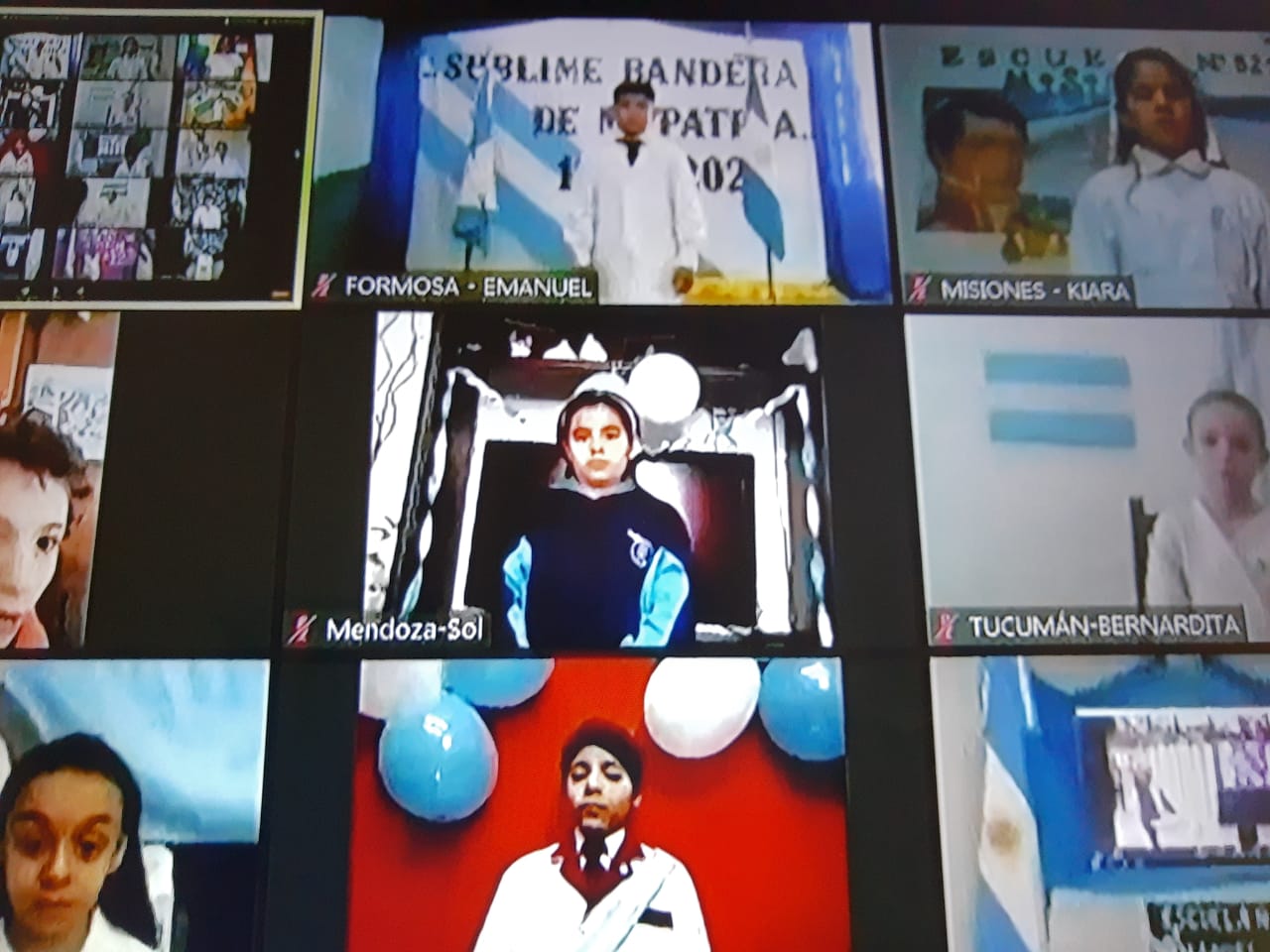 Estudiantes de Mendoza participaron en la Promesa a la Bandera