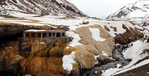 Expertos evalúan el estado de las ruinas de Puente del Inca