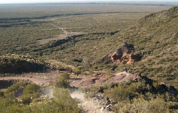 Colocaron cartelería en el  acceso al Cerro Victoria para  que los visitantes no tiren basura
