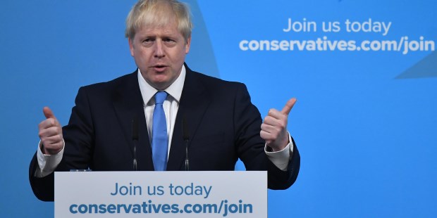Boris Johnson admitió que al principio su Gobierno no entendió la pandemia