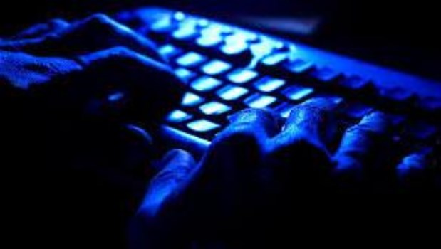 Estados Unidos acusa a dos «hackers» chinos de robar datos de la vacuna contra el coronavirus