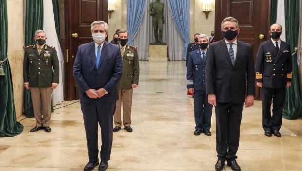 El Presidente anunció una recomposición salarial para las Fuerzas Armadas