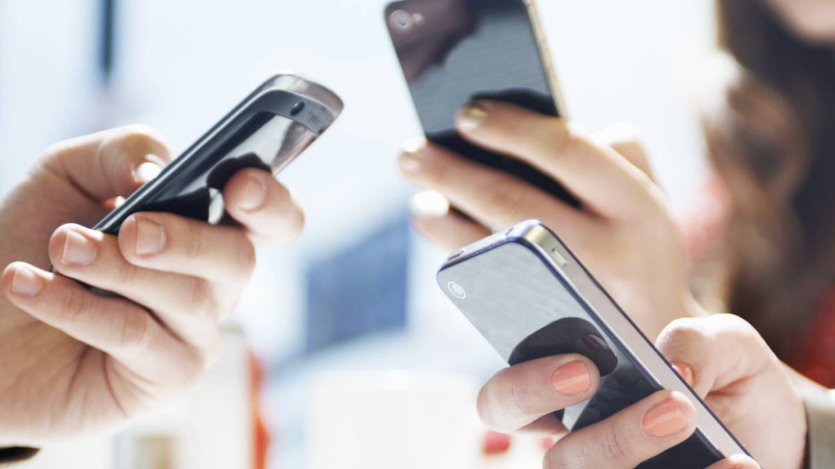 Proponen que los servicios  de internet y telefonía móvil  sean públicos