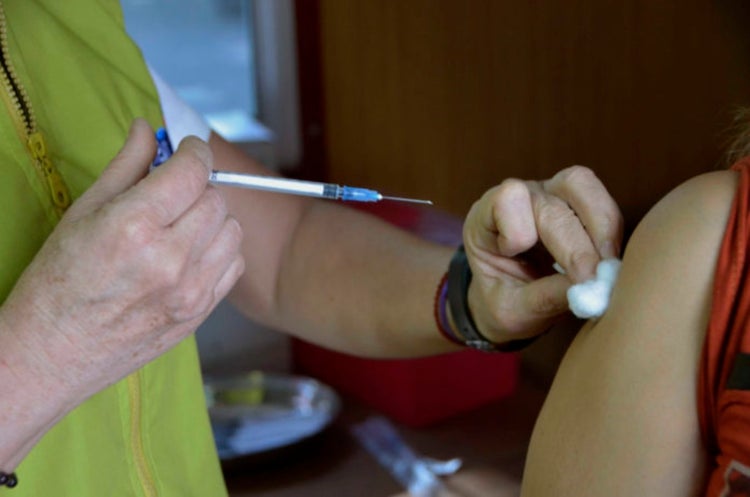 Coronavirus: cuántas vacunas aplicó hasta ahora la Argentina y cómo se encuentra con respecto a otros países