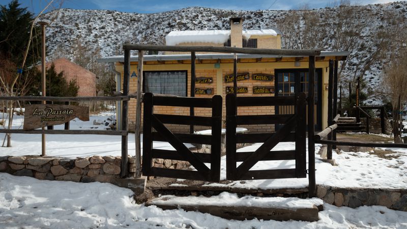 Los grupos de amigos que hayan reservado un alojamiento para festejar su día deberán cancelar la operación