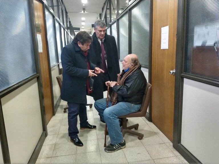 Buenos Aires: Crece la indignación por la detención del jubilado que mató a un ladrón que entró a su casa a robar mientras dormía