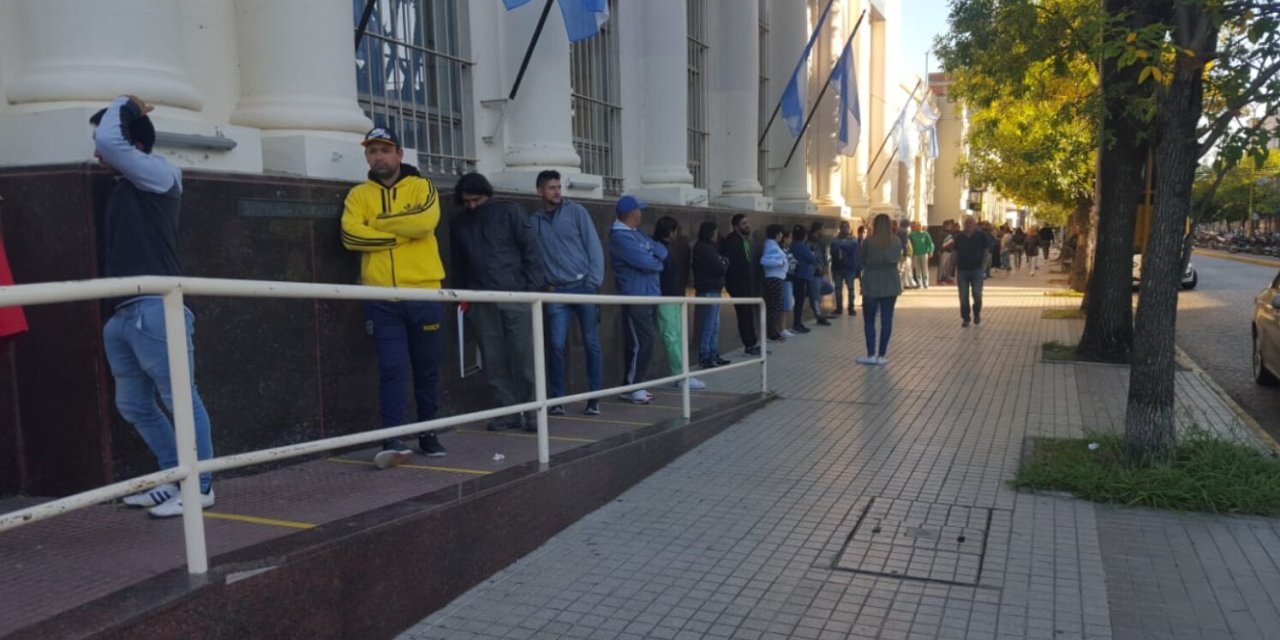 Renta Básica Universal: plantean que el reemplazo del IFE que debería estar cerca de un salario mínimo