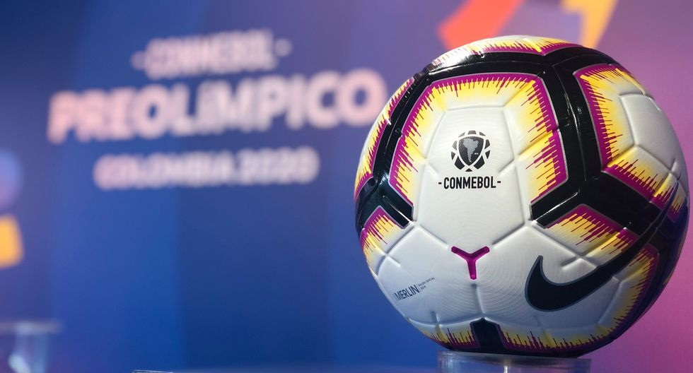 Conmebol comenzó a presentar el protocolo para el reinicio de la actividad
