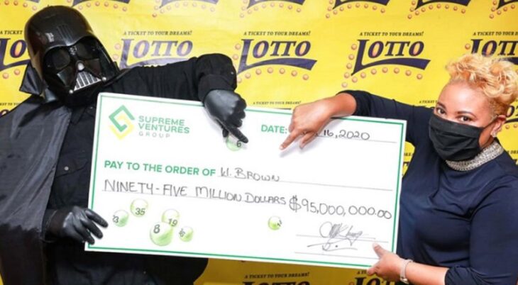 Se disfrazó de Darth Vader para cobrar casi 100 millones de dólares que ganó en la lotería