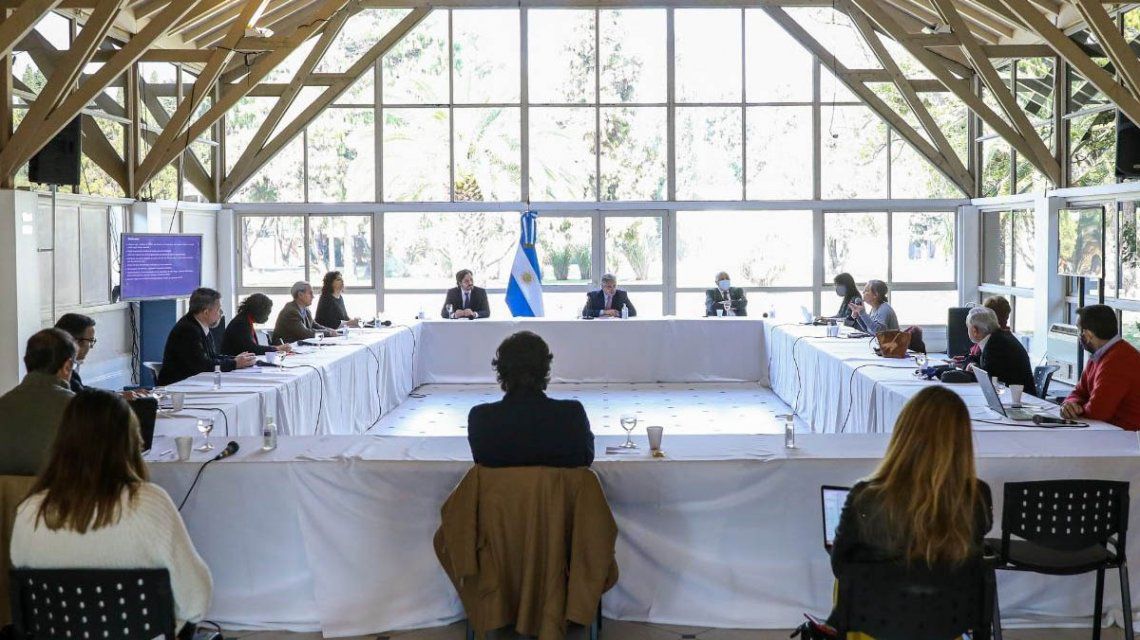 Alberto Fernández se reunió con el comité de expertos