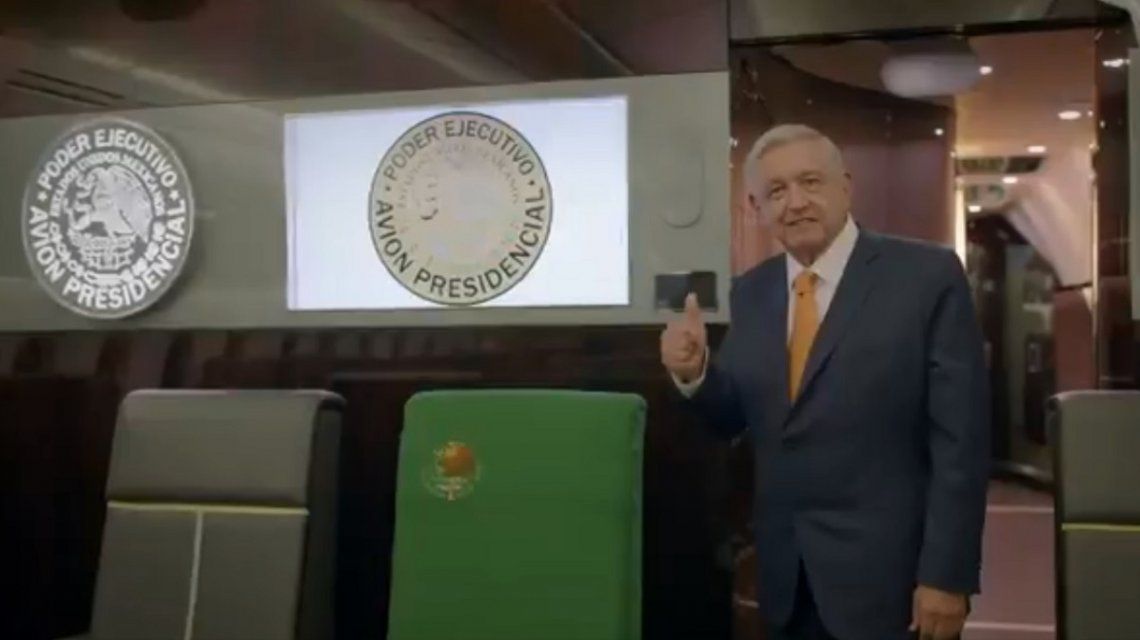 El presidente de México rifa su avión