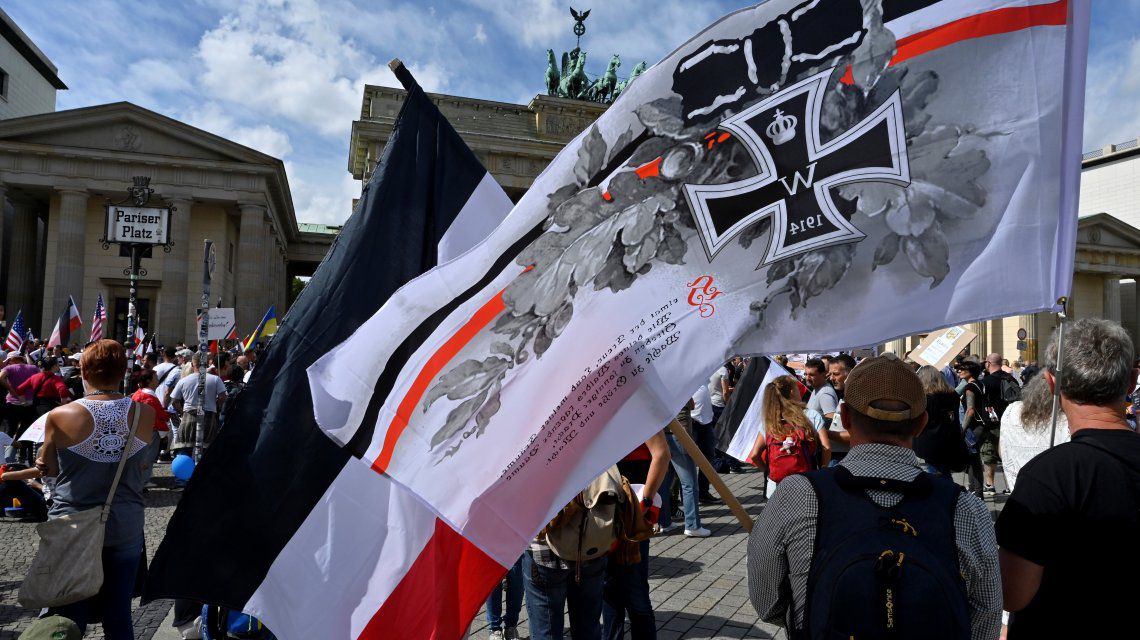 Alemania: la policía dispersó una marcha anticuarentena