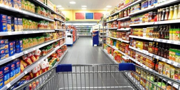 Las ventas en los supermercados cayeron 1,5% interanual en junio, según el Indec