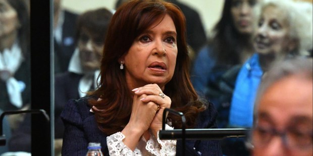 Piden fecha para juzgar a CFK en la causa por la venta de dólar a futuro