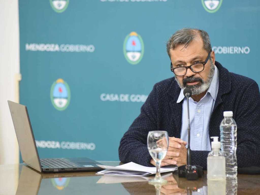 Sagás: «No estamos todavía en el pico de la pandemia»